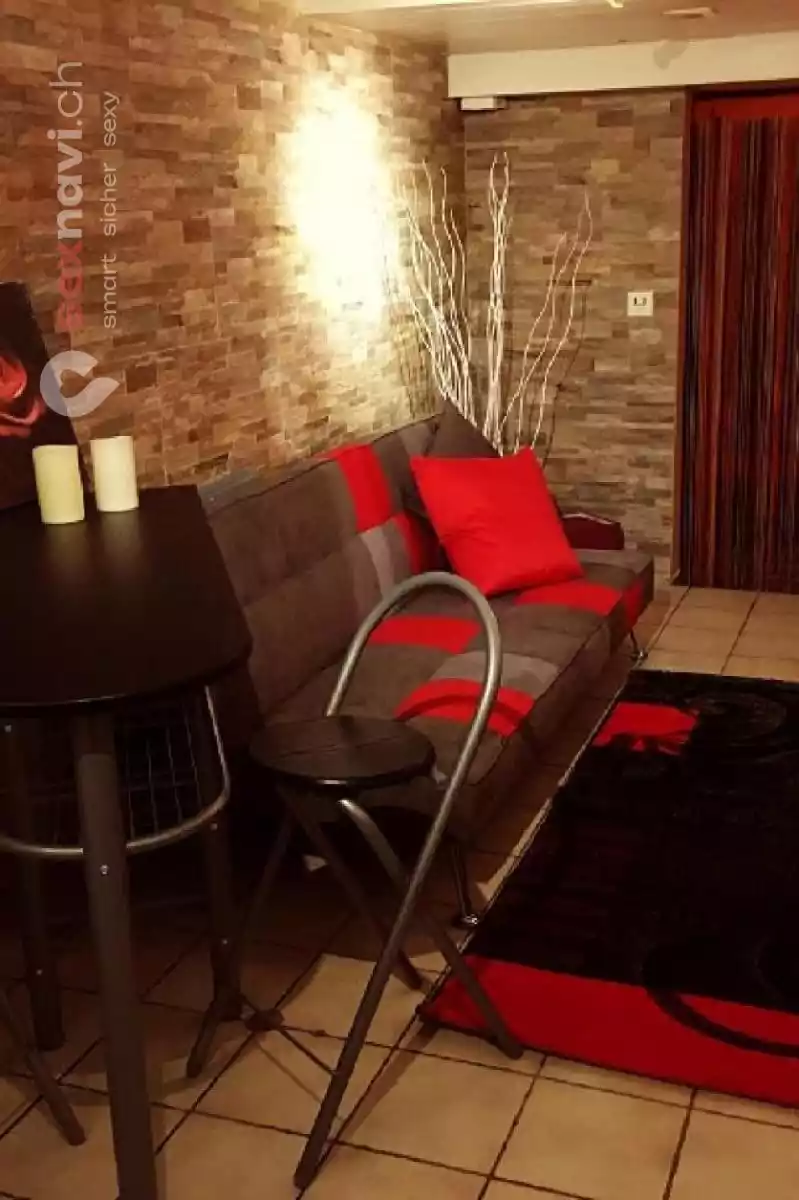 Red Roses 2. OG Red Roses 2. OG Bern Umgebung