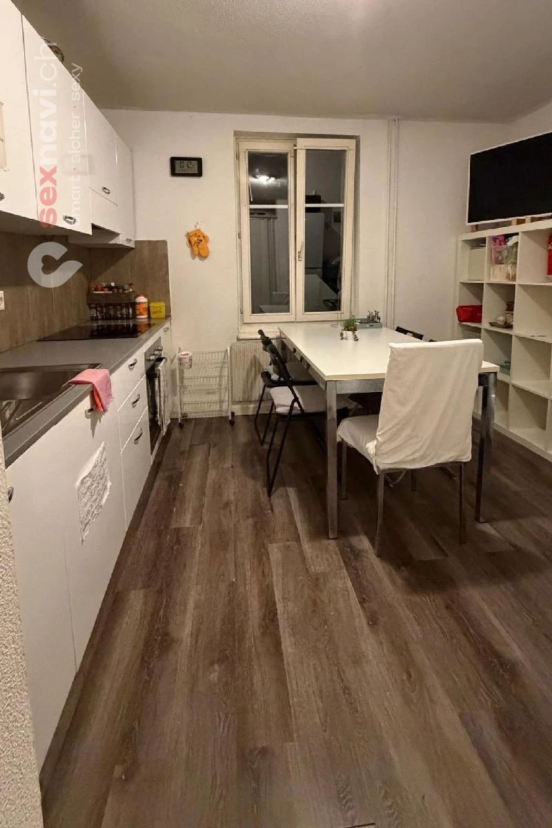Studio zu verkaufen Bewilligt f&uuml;r 6 Frauen 24/7 Dagmersellen, Schweiz, Luzern