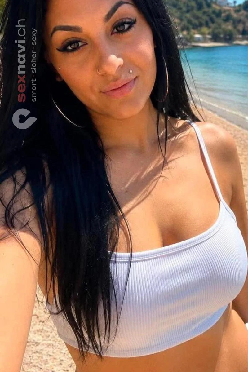 Leyla mit MUTTERMILC Sehr geile Girl St.Gallen, &Ouml;sterreich, Thurgau, Schweiz, M&uuml;llheim Dorf