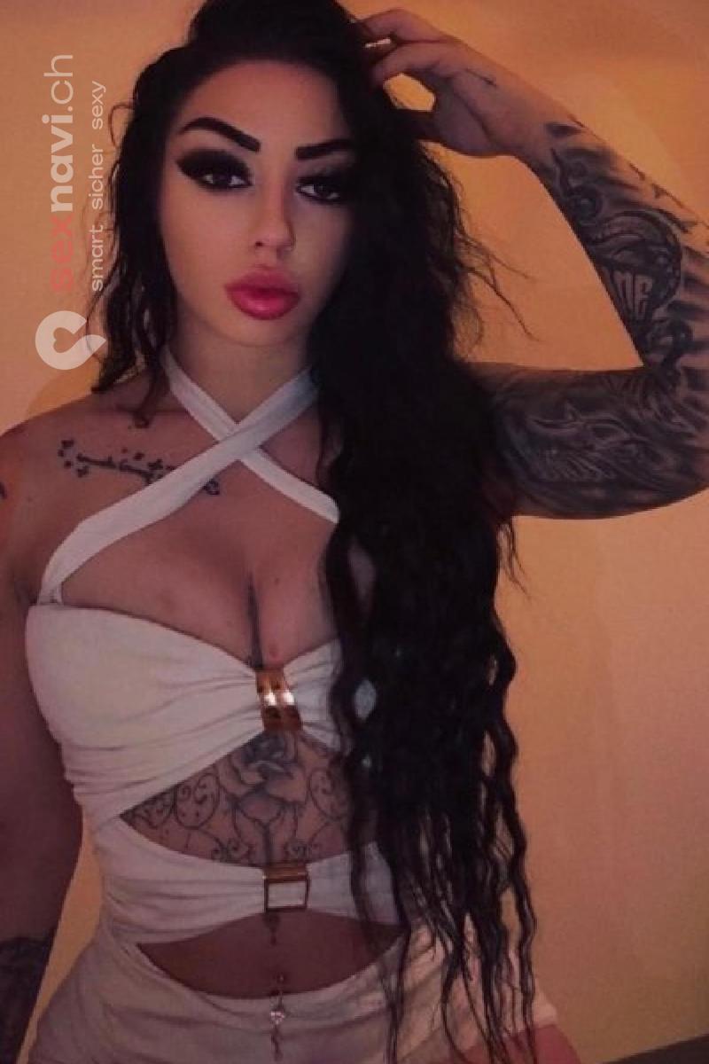 Leyla Sehr hübsche Frau St.Gallen, Österreich, Thurgau, Schweiz, Müllheim Dorf