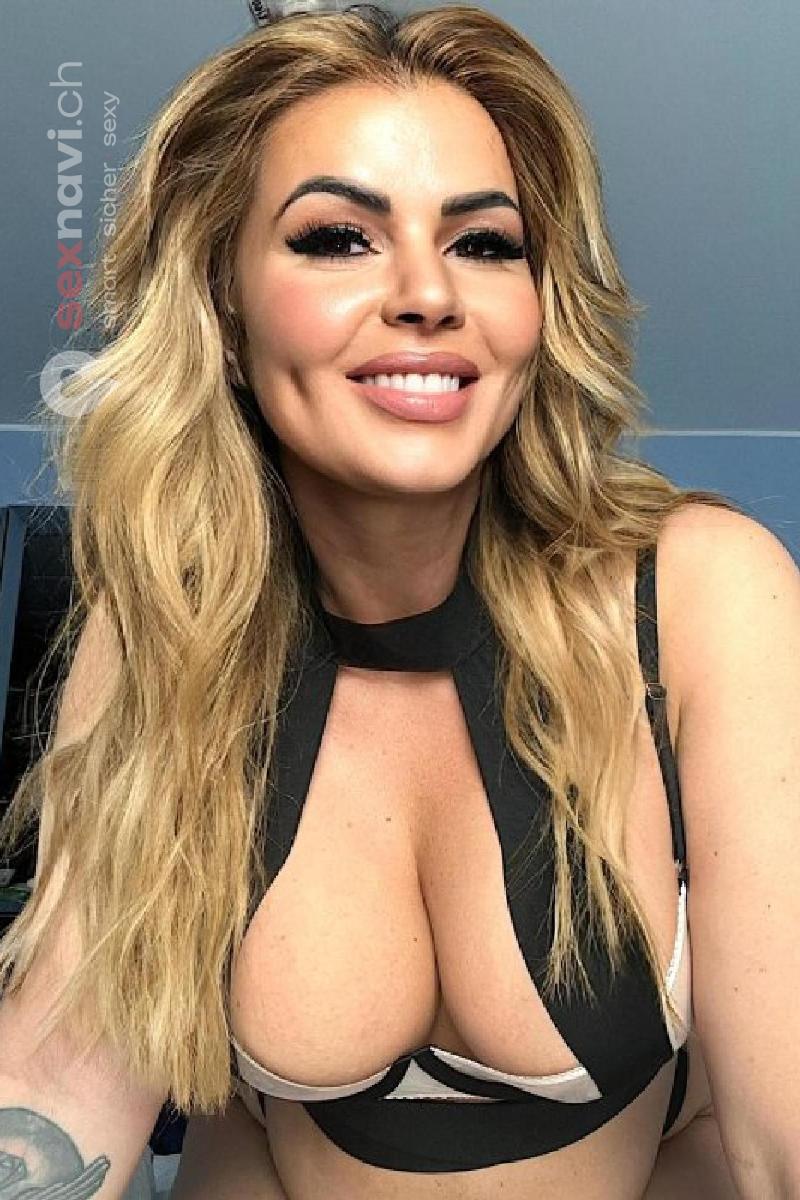 GIULIA Prachtarsch mit XXL-Brüsten. Basel, Basel, Schweiz