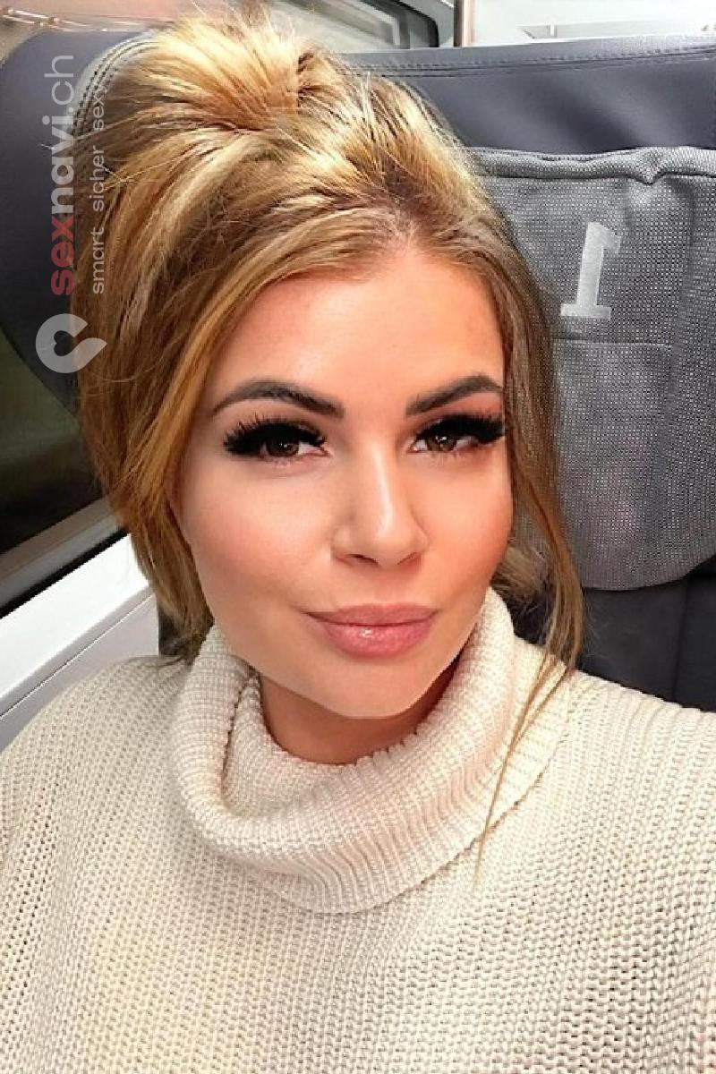 GIULIA Prachtarsch mit XXL-Brüsten. Basel, Basel, Schweiz