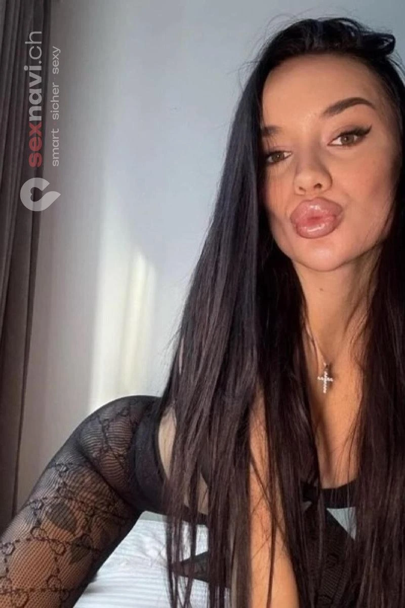Emily TEEN SKINNY TEEN GFE FN FK 69 CIF Jura, Schweiz, Neuchatel / Neuenburg, La Chaux-de-Fonds, Fribourg / Freiburg
