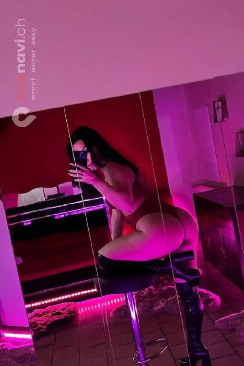 Marta Milf 💢 💢Jägerbar 💢 💢 Schweiz, Luzern , Seewen SZ, Schwyz