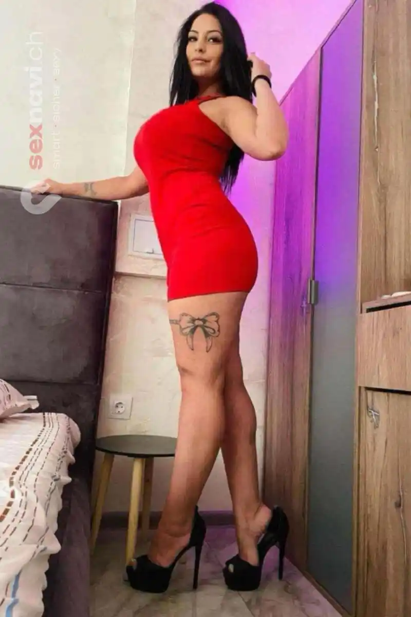 Irina CHUBBY CHUBBY COME IN MOUTH FACE Jura, Schweiz, Neuchatel / Neuenburg, La Chaux-de-Fonds, Fribourg / Freiburg