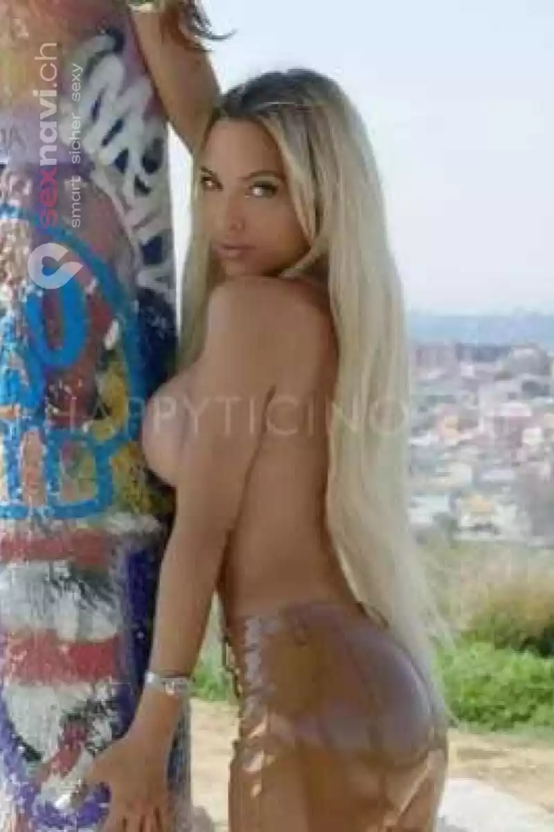 Mia Top model spagnola, bionda s Lugano, Schweiz, Tessin