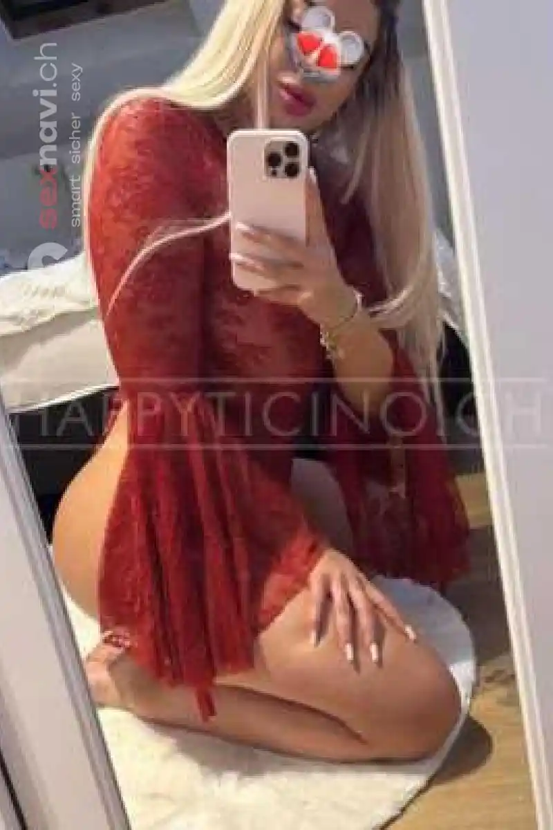 Sara Bella ragazz'a di 24 anni, e Chiasso, Schweiz, Tessin