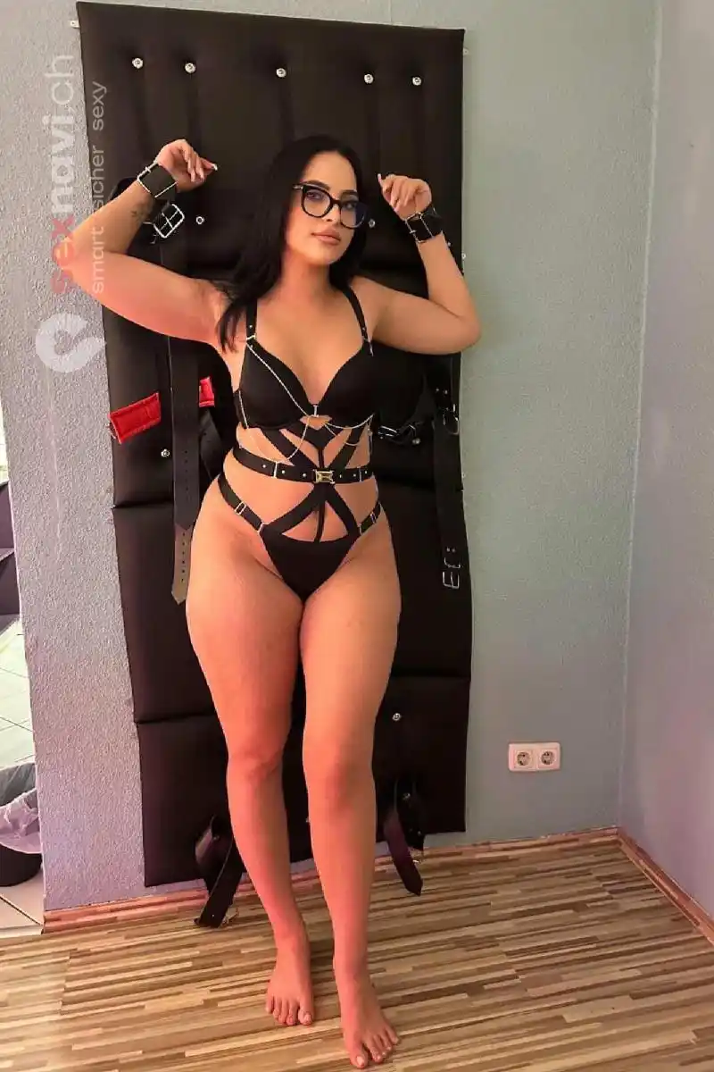 Larysa TEEN TEEN COME IN MOUTH / FACE Waadt, Schweiz, Neuchatel / Neuenburg, Fribourg / Freiburg