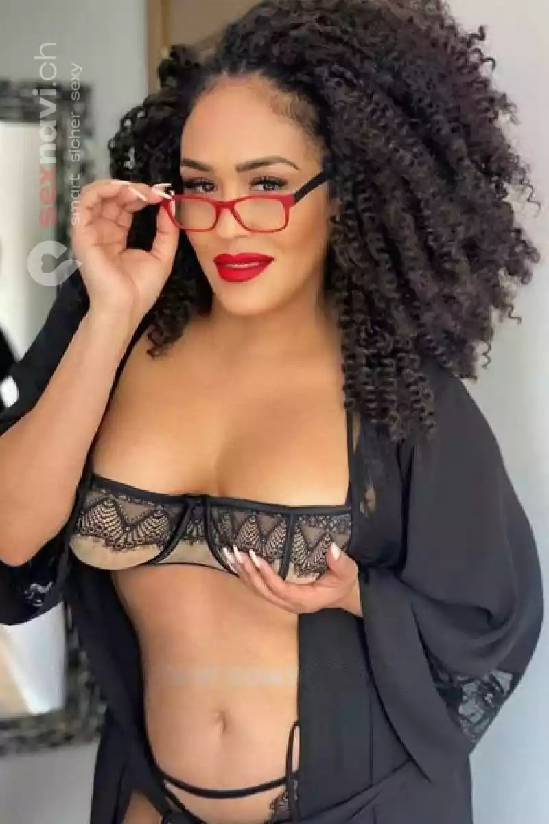 Ilona Milf Exotisches Vollweib St.Gallen, Thurgau, Schweiz, Brunnen, Schwyz