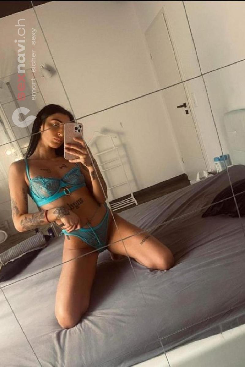 JENNIFER Mega Teenie feucht und geil Basel, Basel, Schweiz