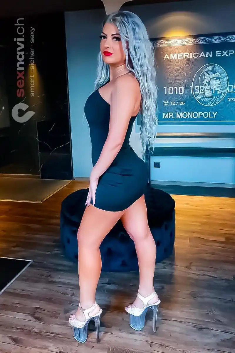 Natalia Sexy Blonde Waadt, Wallis, Schweiz, Roche VD, Fribourg / Freiburg