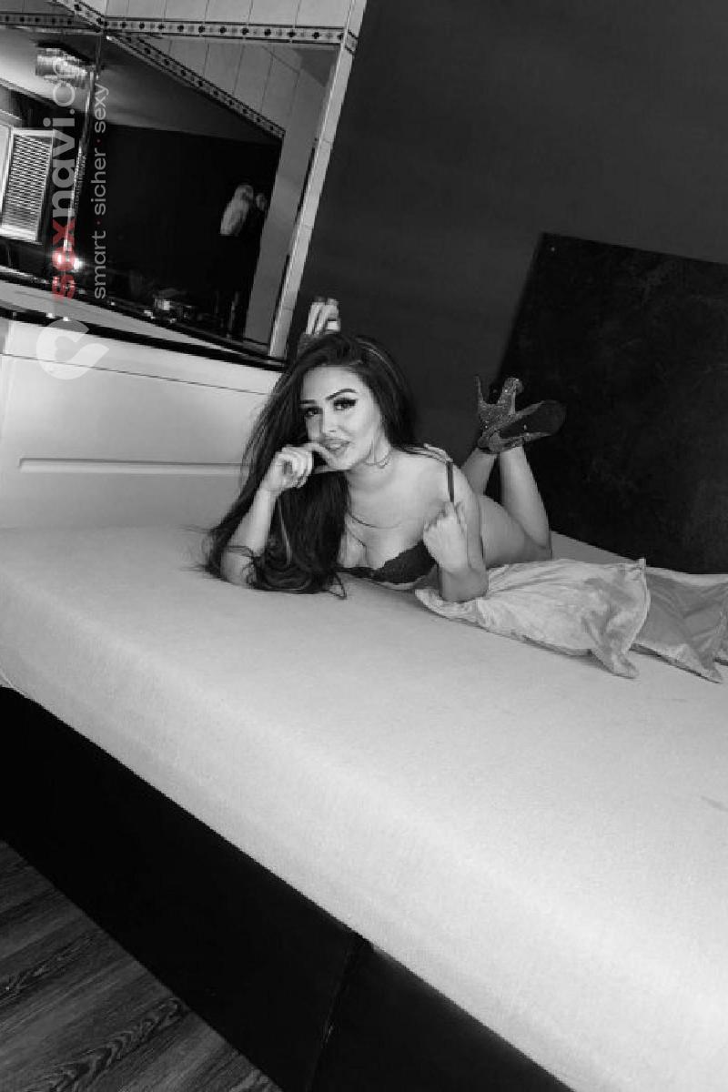 TEENIE-KITTY Scharfe TEENIE-Hure... Basel, Basel, Schweiz