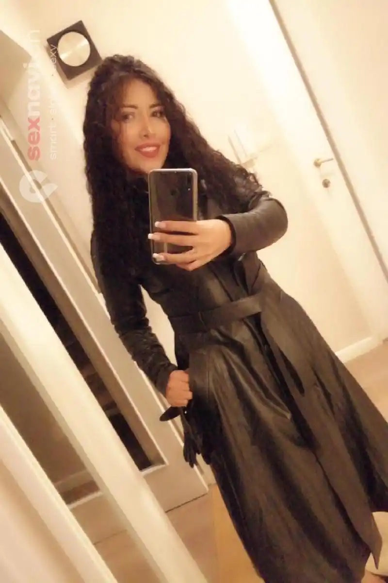 Andrea MILF MILF LATINA GFE CIM CIF Jura, Schweiz, Neuchatel / Neuenburg, La Chaux-de-Fonds, Fribourg / Freiburg