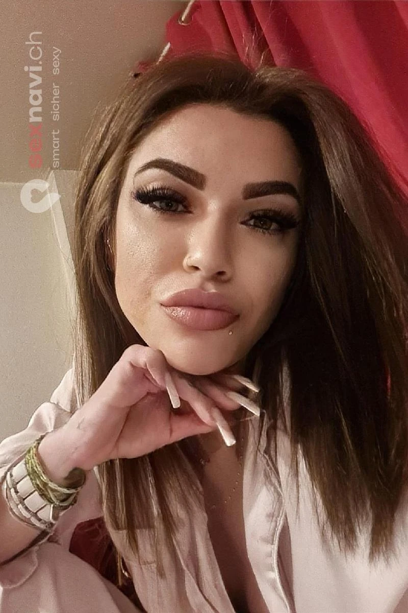 Bianca SKINNY COME IN MOUTH / FACE Waadt, Schweiz, Neuchatel / Neuenburg, Yverdon-les-Bains, Fribourg / Freiburg