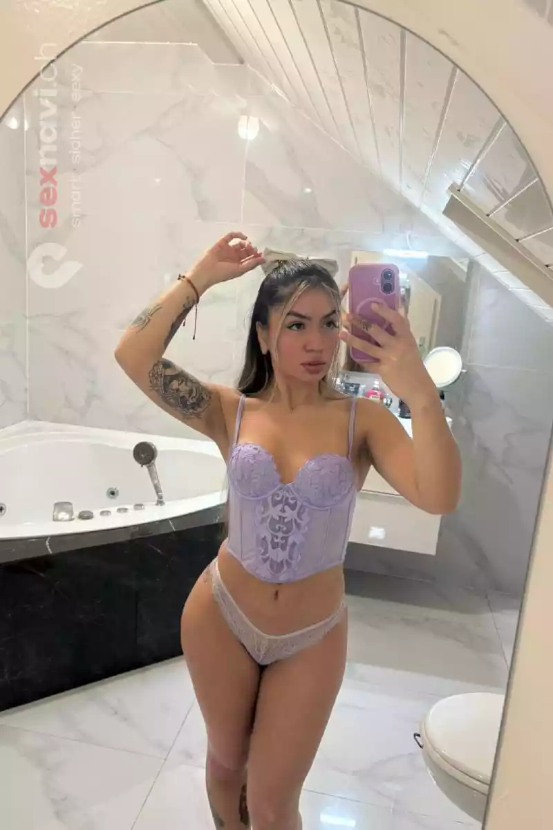 Tiffany TEEN TEEN LATINA DEEPTHROAT Waadt, Biel/Bienne, Schweiz, Neuchatel / Neuenburg, Fribourg / Freiburg