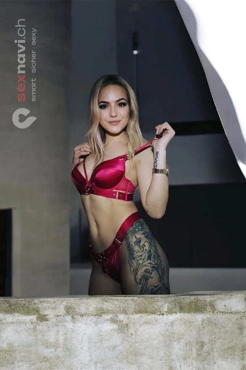 Nikole TEEN TEEN ANAL SEX Jura, Biel/Bienne, Schweiz, Neuchatel / Neuenburg, Fribourg / Freiburg