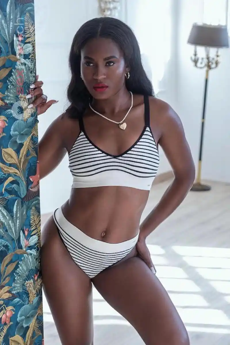 NAOMI LATINA ANAL SEX Jura, Schweiz, Biel/Bienne - Grenchen, Solothurn, La Chaux-de-Fonds