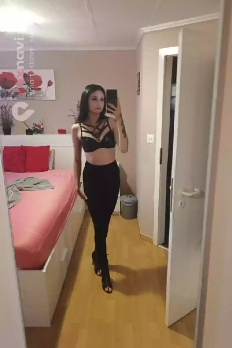 Liza ab 13.11 skinny xxx Mädchen St.Gallen, Österreich, Thurgau, Schweiz, Müllheim Dorf