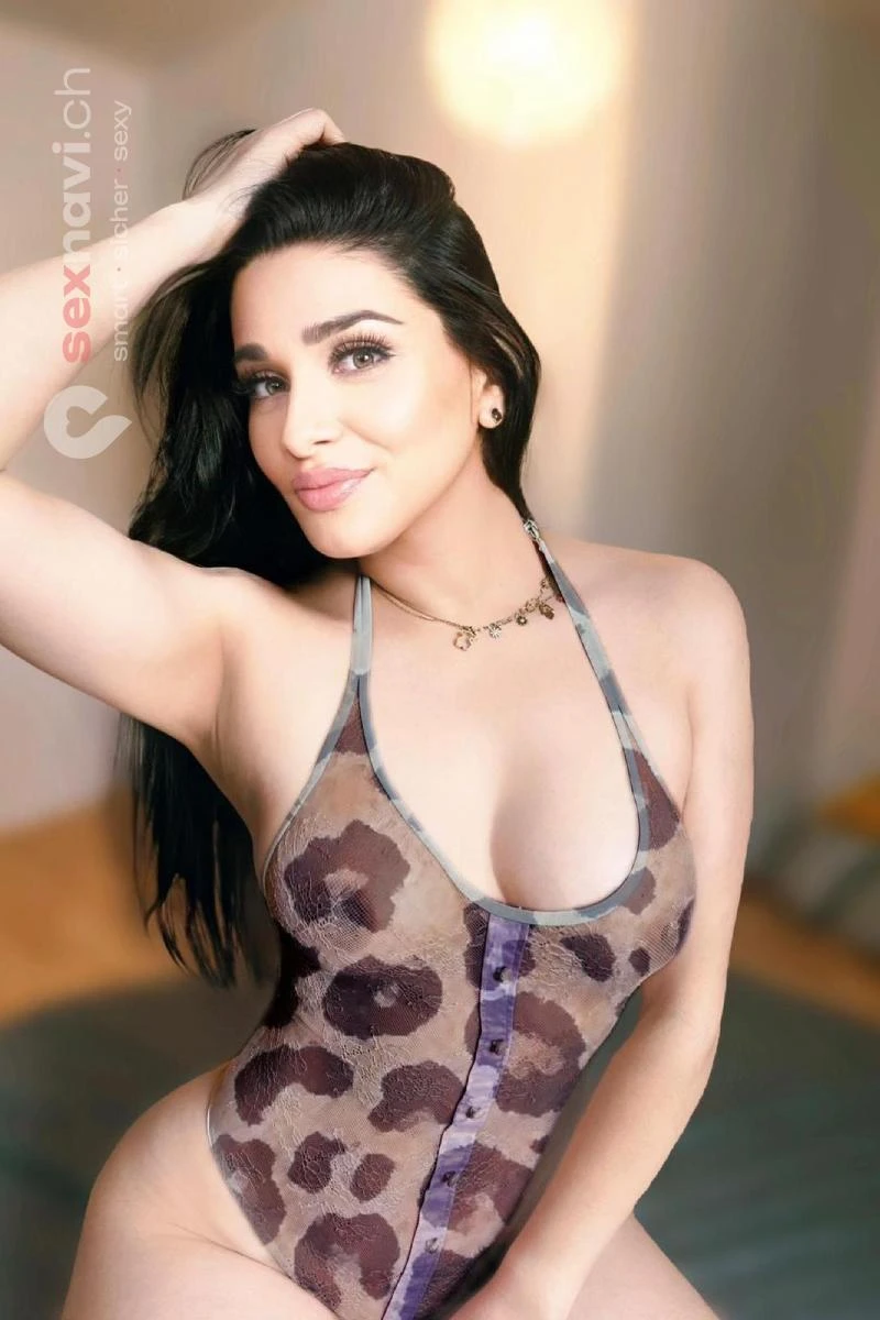 Valeria LATINA COME IN FACE Waadt, Schweiz, Neuchatel / Neuenburg, Yverdon-les-Bains, Fribourg / Freiburg