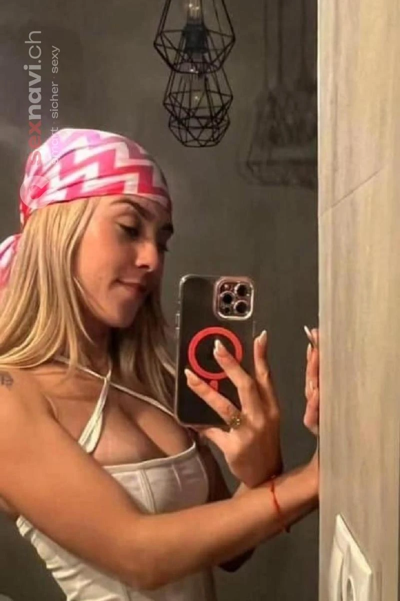 Chloe TEEN BLOND TEEN COME IN MOUTH Bern Stadt, Schweiz, Biel/Bienne - Grenchen, Solothurn, La Chaux-de-Fonds