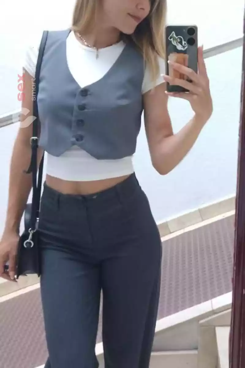 Chloe TEEN BLOND TEEN COME IN MOUTH Jura, Schweiz, Neuchatel / Neuenburg, Yverdon-les-Bains, Fribourg / Freiburg