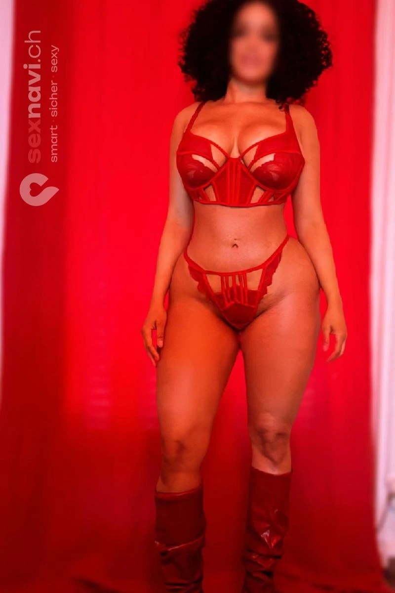 Ana CHUBBY LATINA COME IN FACE Jura, Biel/Bienne, Schweiz, Neuchatel / Neuenburg, Fribourg / Freiburg