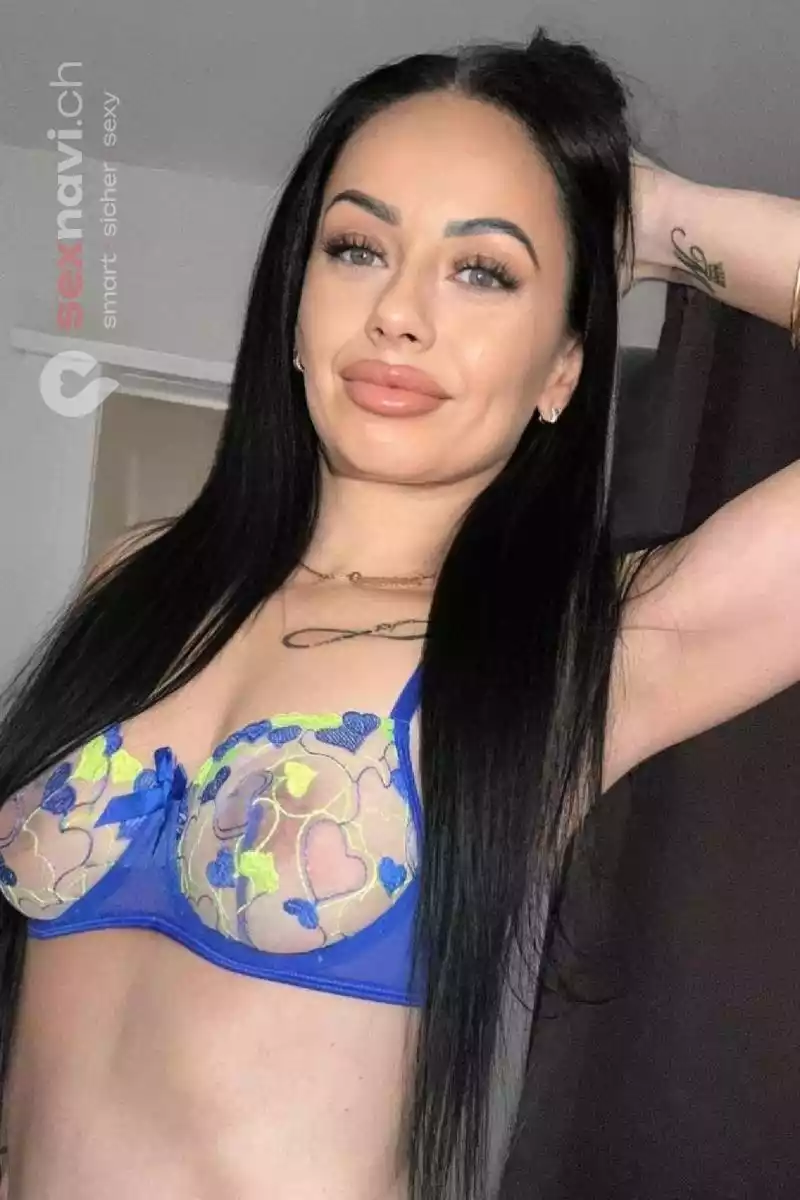 Yasmine BRUNETTE ANAL SEX Bern Stadt, Schweiz, Biel/Bienne - Grenchen, Solothurn, Yverdon-les-Bains