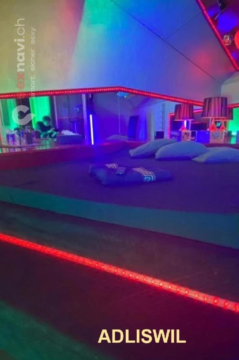 PEACH - Prime Erotic Exklusive Clubs &ndash; viel Geld Z&uuml;rich Umgebung, Zug, Z&uuml;rich Stadt, Schweiz, Adliswil