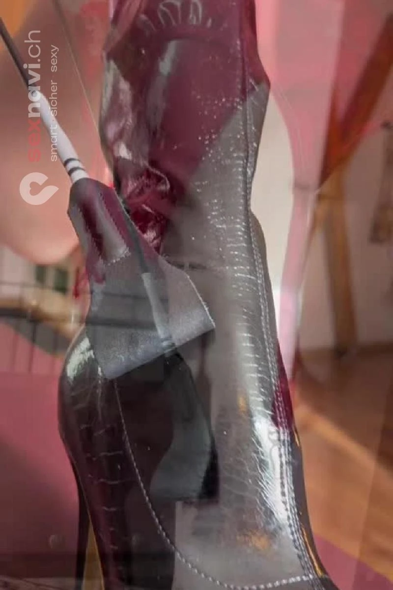 Julia 💦🔱 GOLDENSHOWER Französisch mit Österreich, Aargau, Schweiz, Zofingen