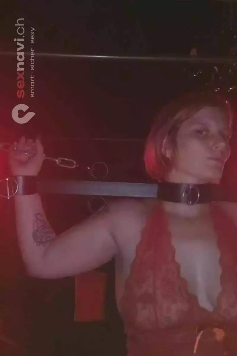 Ella Bizarr The Red Devil Trampling CBT in diversen Variationen St.Gallen, Zürich Umgebung, Schweiz, St. Gallen