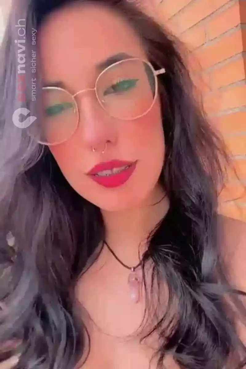 Rose TEEN TEEN COME IN MOUTH Sex im Freien Jura, Schweiz, Neuchatel / Neuenburg, Yverdon-les-Bains, Fribourg / Freiburg